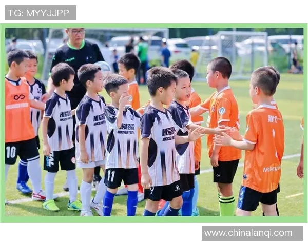 青岛足球明星崛起：从青训到职业赛场的辉煌历程与未来展望